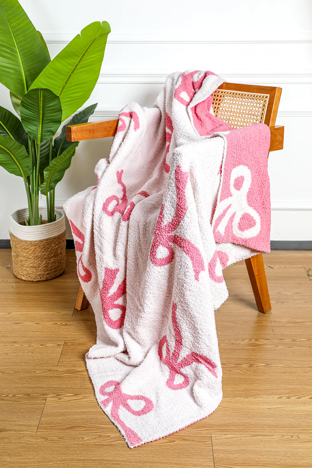 White 127*152cm Bow Printed Cozy Soft Throw Blanket